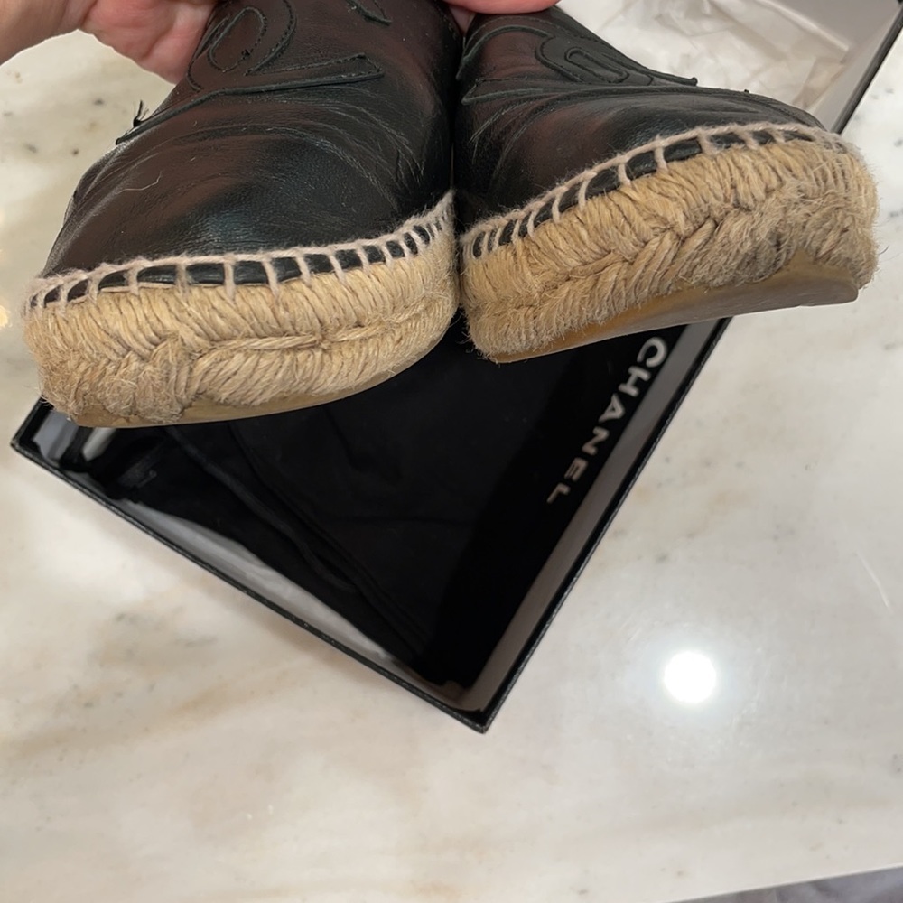 Chanel black leather espadrilles - Picture 6 of 11